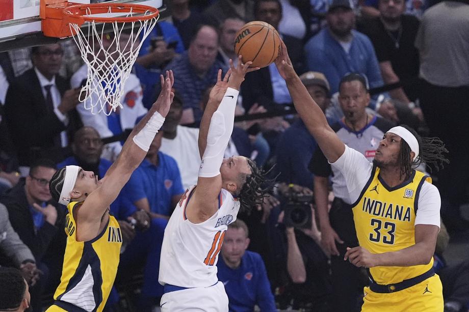 西亚卡姆39分 步行者再胜尼克斯总比分2-0领先