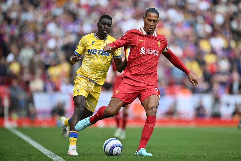 英超-萨拉赫破门 十人利物浦1-1水晶宫联赛夺冠