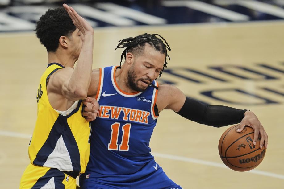 哈利伯顿三双布伦森31分 步行者胜尼克斯拿赛点