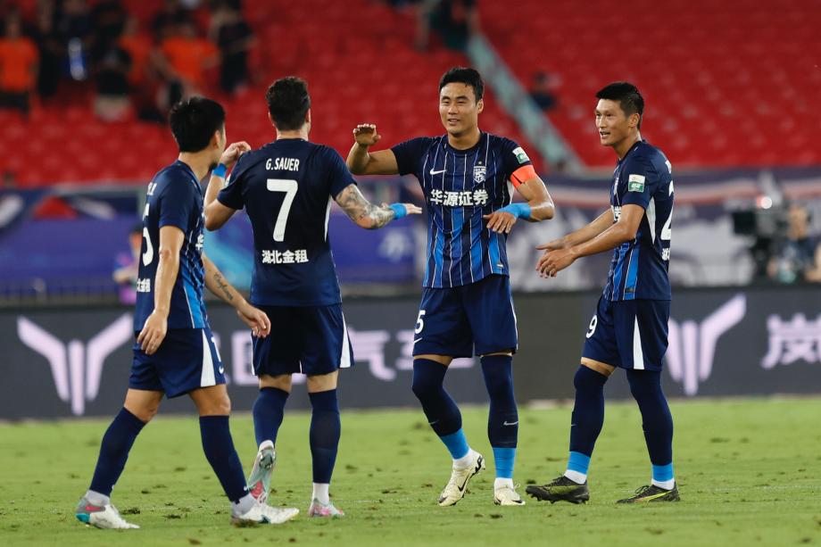 图多列进球绍尔破门 武汉三镇完胜青岛海牛