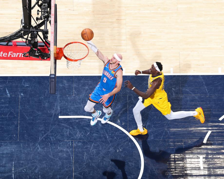 亚历山大35分雷霆末节逆转步行者 总分扳成2-2