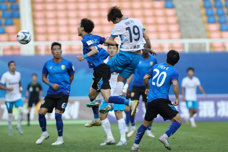 阿齐兹传射 青岛西海岸2-0晋级足协杯八强