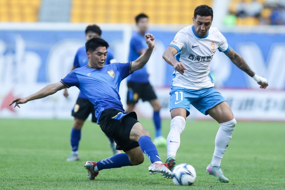 阿齐兹传射 青岛西海岸2-0晋级足协杯八强