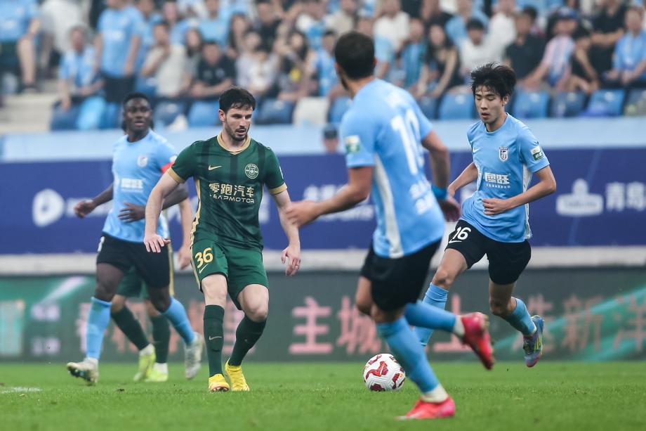 马莱莱头球破门 大连英博主场击败浙江队