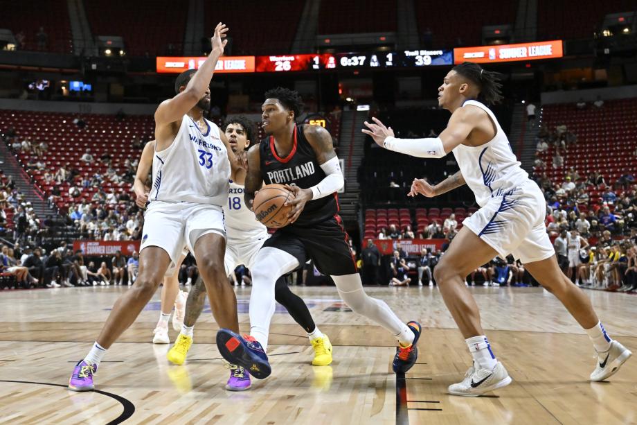 杨瀚森10分4板5助1断3帽 开拓者大胜勇士