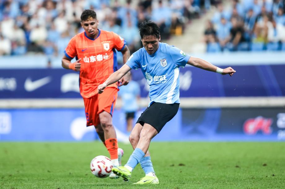中超-刘祝润进球 大连英博主场两球完胜山东泰山