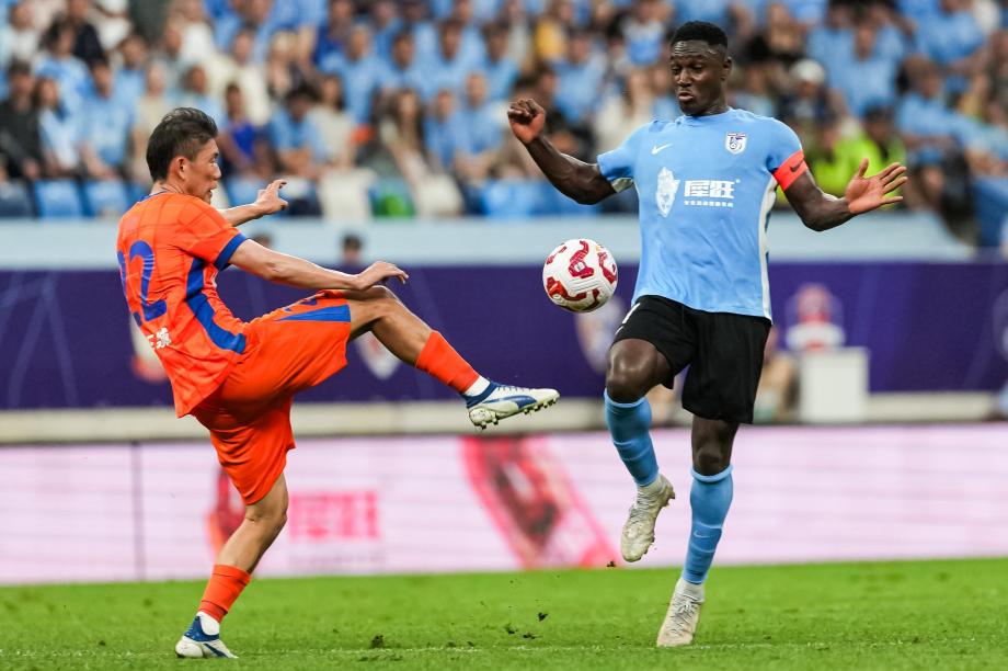 中超-刘祝润进球 大连英博主场两球完胜山东泰山