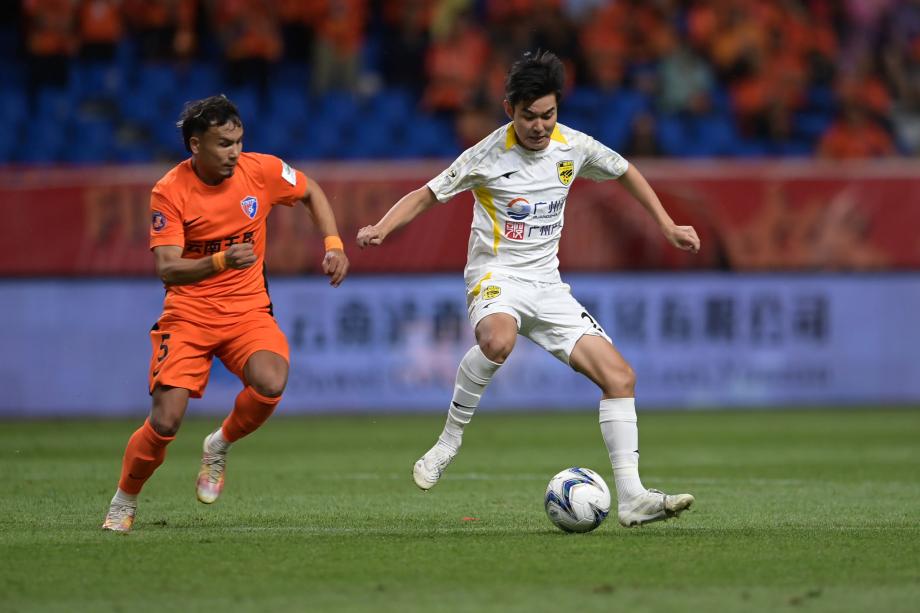 足协杯-奥斯卡双响 云南玉昆3-0广东广州豹晋级四强