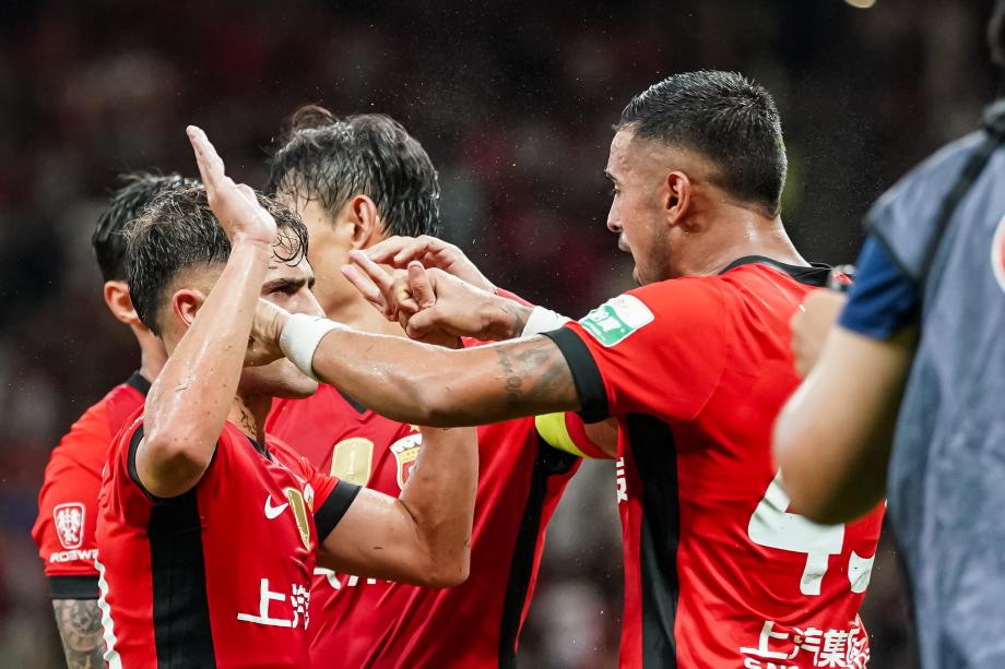 莱昂纳多进球 上海海港主场战平青岛西海岸