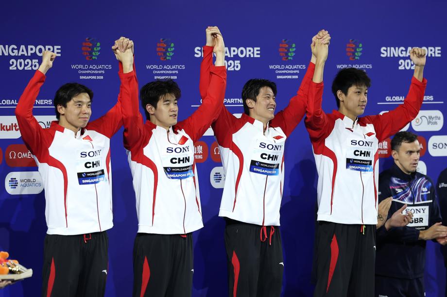 [图]中国队赢得世锦赛须眉4x200米目田泳用功亚军体育集锦