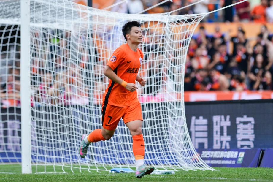 中超-高天意传射于汉超救主 上海申花4-4云南玉昆