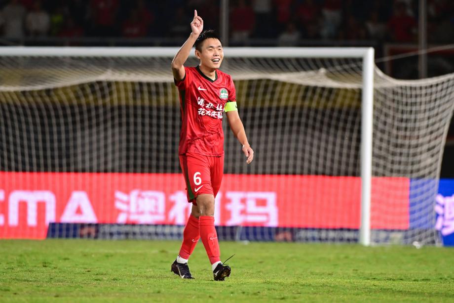 中超-戴维森破门 十人青岛西海岸2-1十人河南