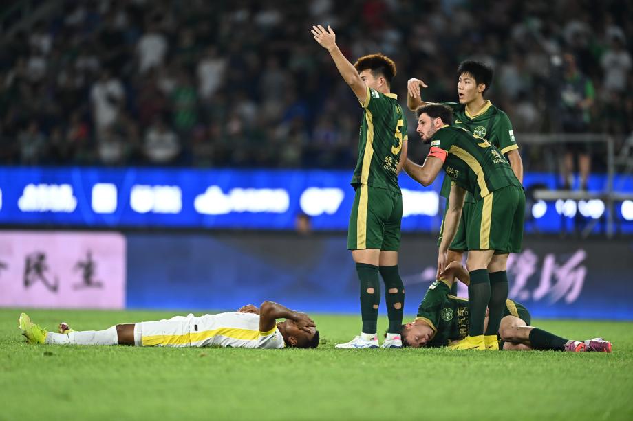 近4轮首胜！北京国安4-3逆转十人浙江俱乐部