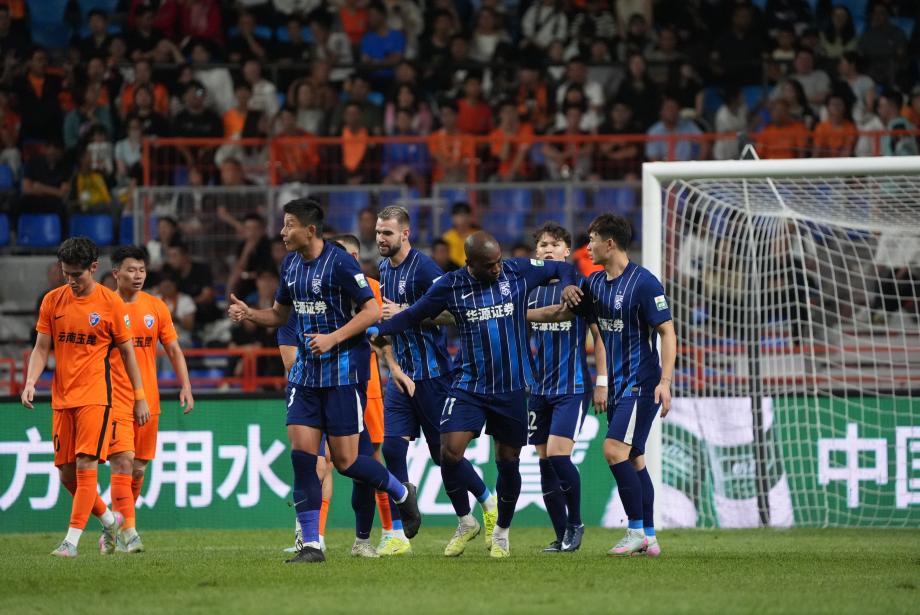 罗竞破门韩子龙进球 云南玉昆战胜武汉三镇