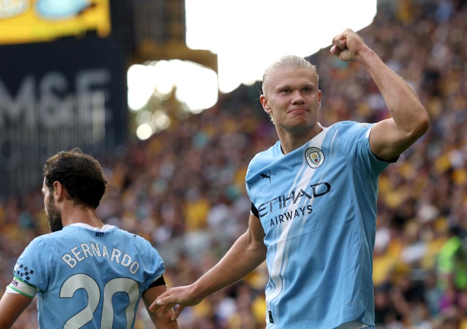 英超：哈兰德双响 曼城4-0狼队新赛季开门红