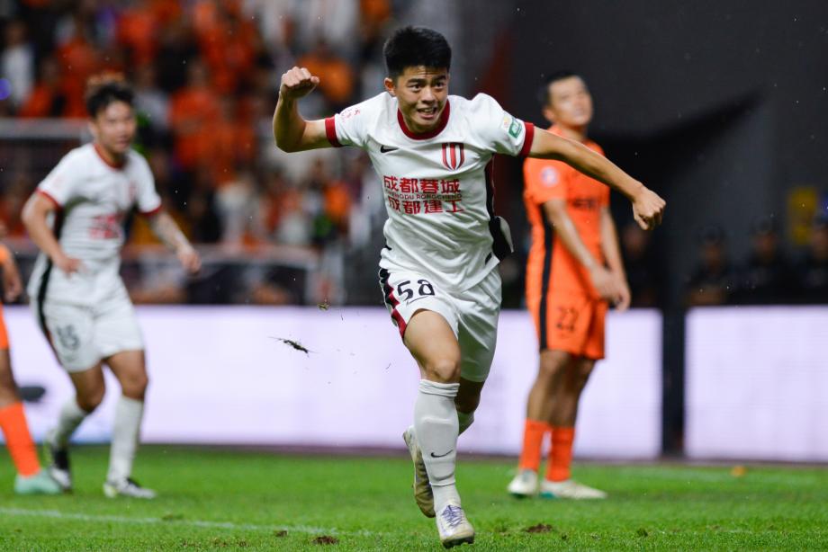 费利佩双响周定洋破门 成都蓉城5-1云南玉昆