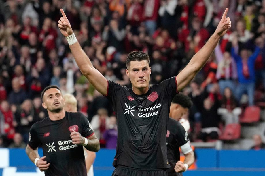 9人勒沃库森3-1击败法兰克福 迎来本赛季德甲首胜