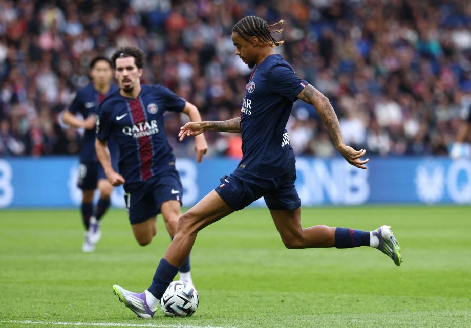 法甲-巴尔科拉双响 巴黎2-0朗斯四连胜