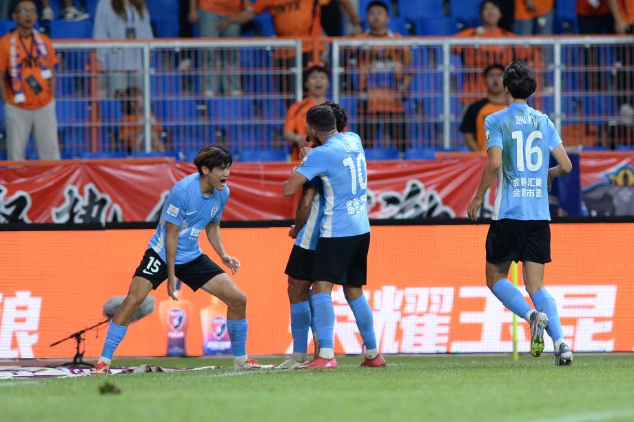 佩尼亚进球奥斯卡扳平比分 玉昆主场平英博