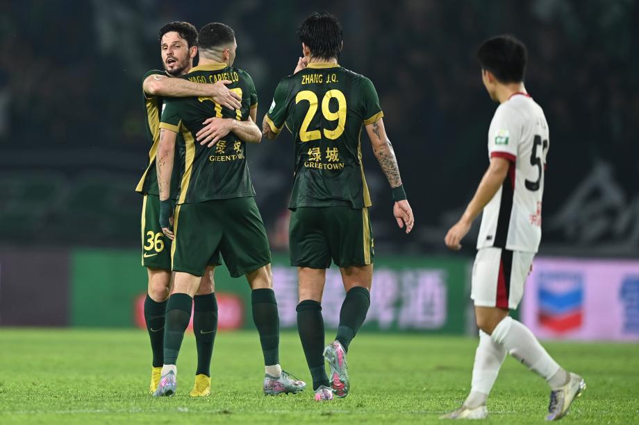 卡列洛梅开二度 浙江队主场战平成都蓉城