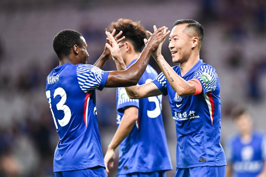 吴曦梅开二度 上海申花主场大胜梅州客家