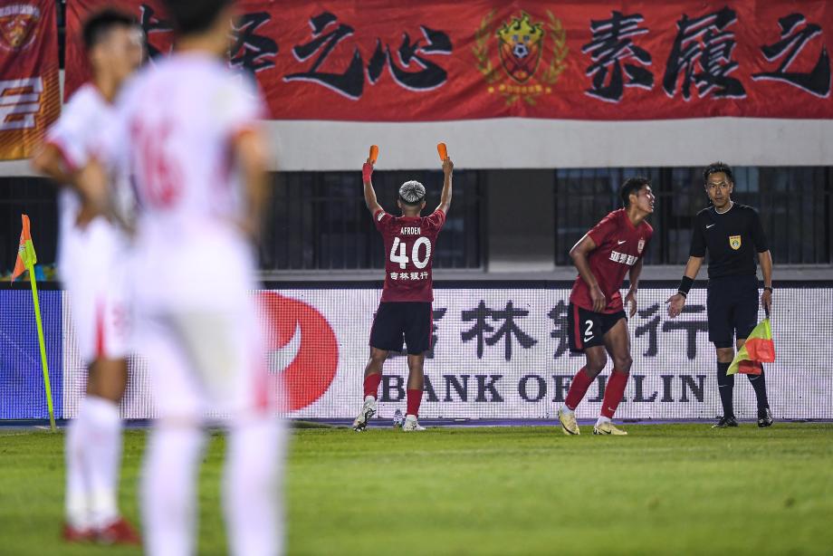 补时打入两球 长春亚泰主场战平青岛海牛