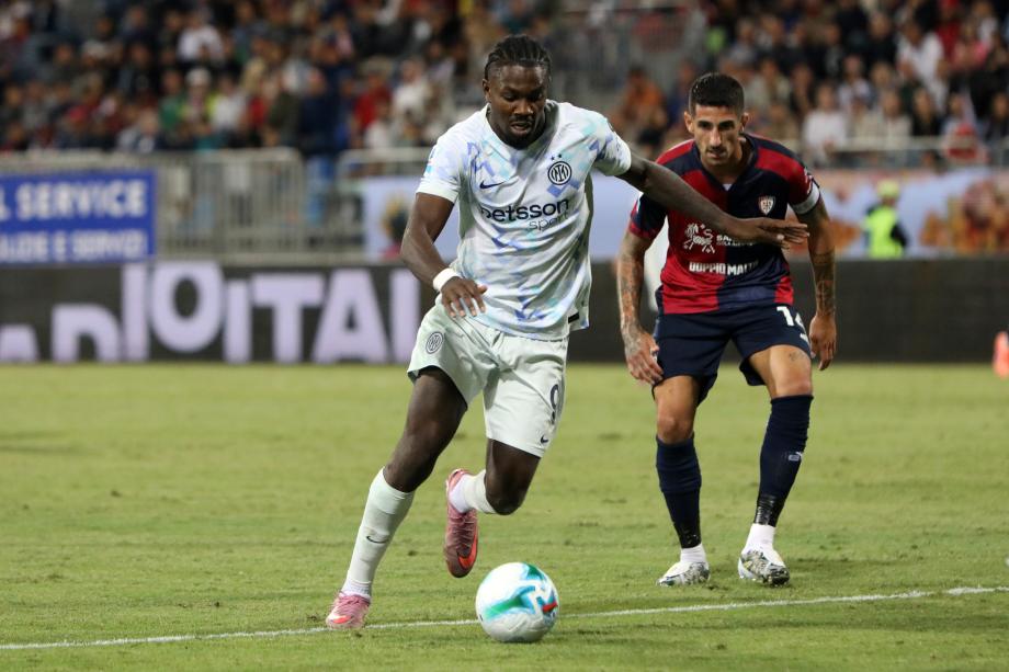 劳塔罗闪击埃斯波西托破门 国米2-0卡利亚里