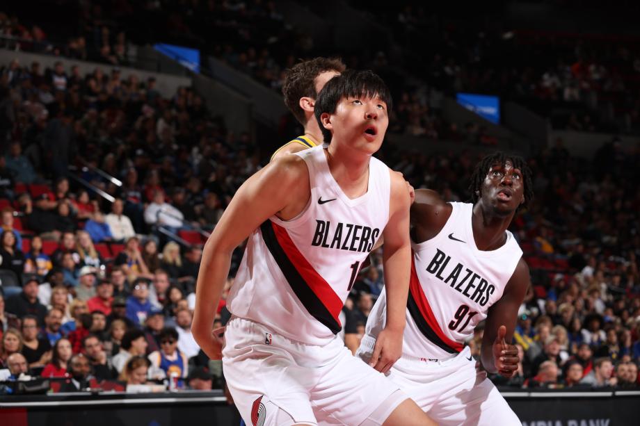 NBA季前赛:杨瀚森9分6篮板 开拓者不敌勇士