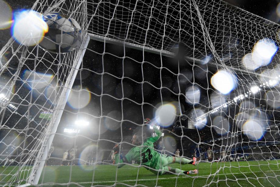 埃斯特旺点射凯塞多建功 切尔西5-1阿贾克斯