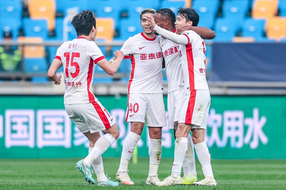 谢维军补时破门 天津津门虎战平长春亚泰