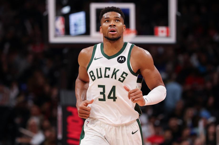 字母哥31+20+7 雄鹿力擒猛龙两连胜