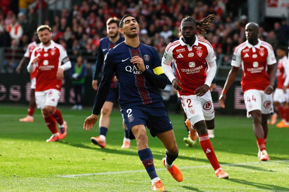 法甲-阿什拉夫双响 巴黎圣日耳曼3-0布雷斯特