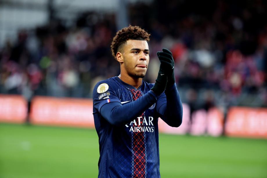 法甲-阿什拉夫双响 巴黎圣日耳曼3-0布雷斯特