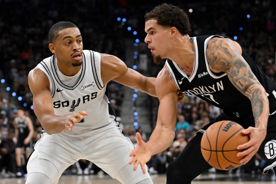 文班亚马31+14小托马斯40分 马刺胜篮网