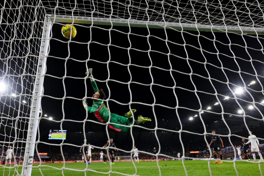 联赛杯-多库马尔穆什破门 曼城3-1斯旺西进八强