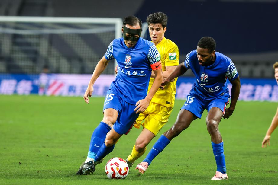 申花1-0新鹏城升至第二 中超冠军悬念最后一轮揭晓