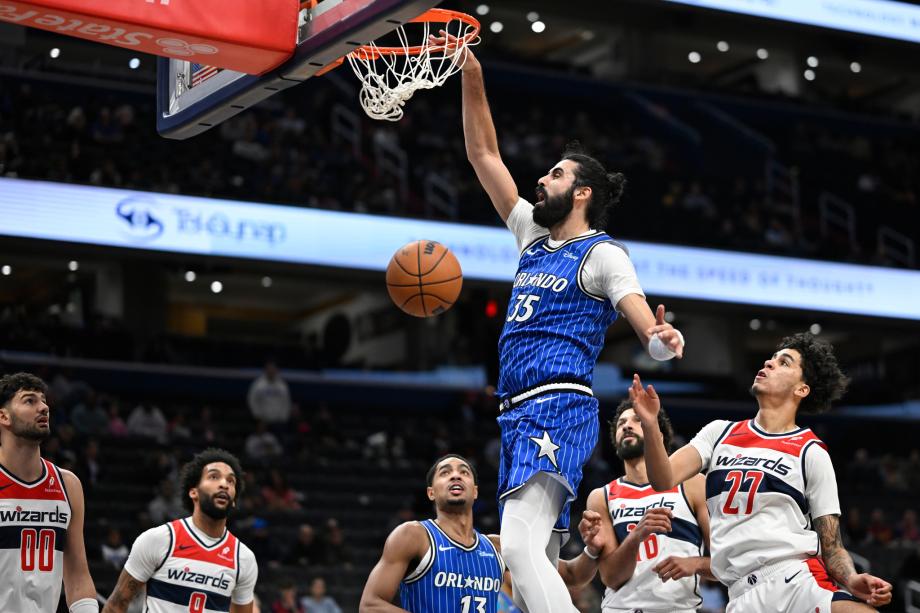 班凯罗28+11小瓦格纳25+6+6 魔术客场轻取奇才