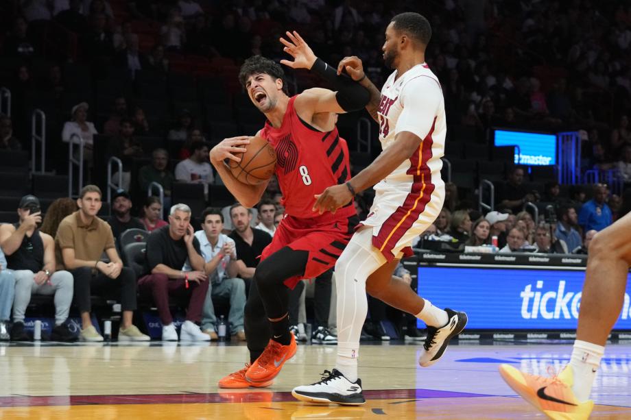 约维奇29分阿夫迪亚33分11板 热火险胜开拓者