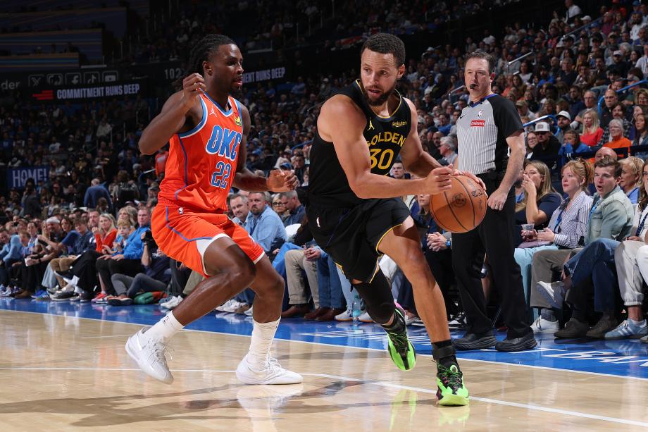 亚历山大28+11库里生涯首次恶犯 勇士惨败雷霆