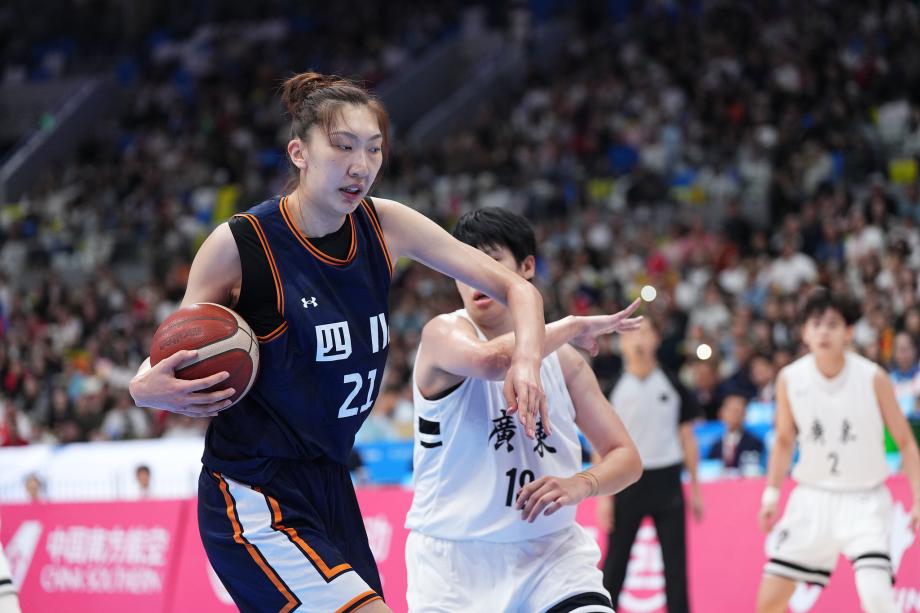 [图]战胜四川 广东收获全运会女篮成年组冠军一群柬埔寨的和尚电影名字