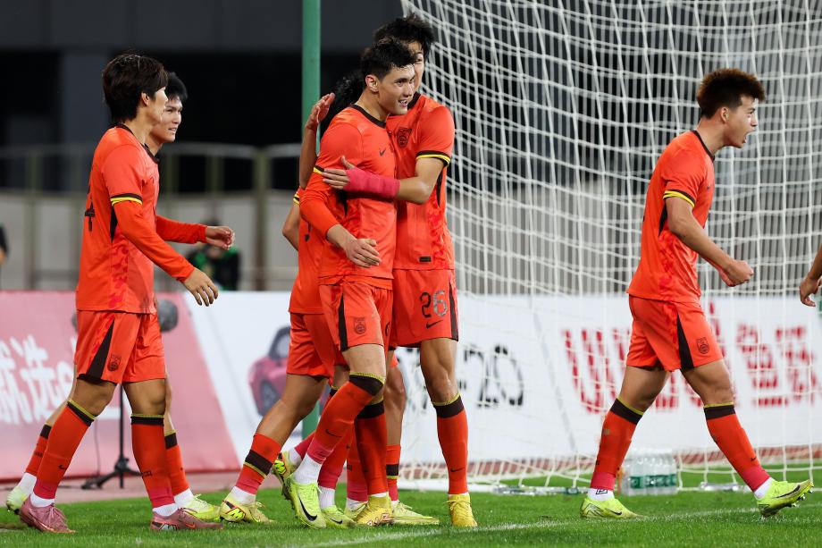 [图]拜合拉木梅开二度 熊猫杯中国U22男足完胜体育赛事直播