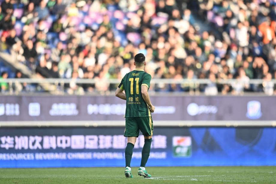 席尔瓦梅开二度 青岛海牛客场战平成功保级