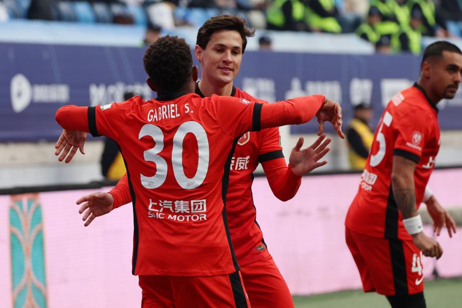 加布里埃尔破门 上海海港赢球收获中超三连冠