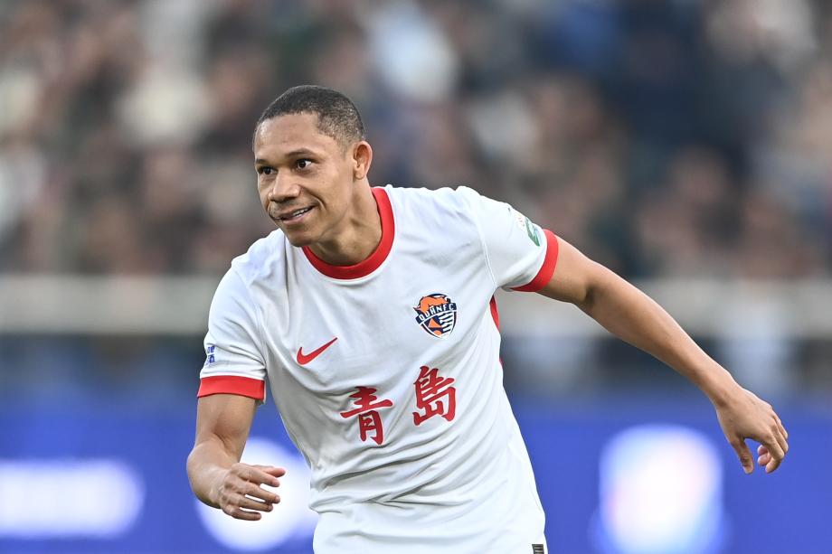 席尔瓦梅开二度 青岛海牛客场战平成功保级