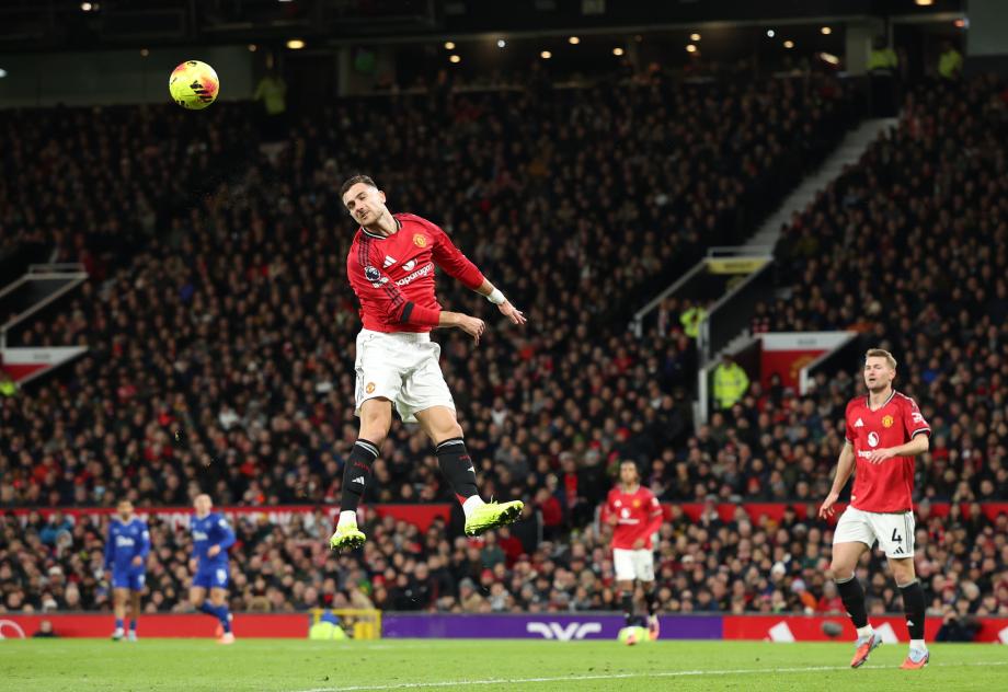 盖耶掌掴队友直红霍尔破门 曼联0-1埃弗顿