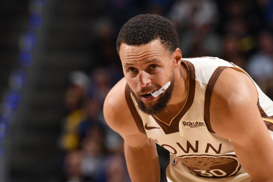 库里31分巴特勒18+7 勇士主场轻取爵士