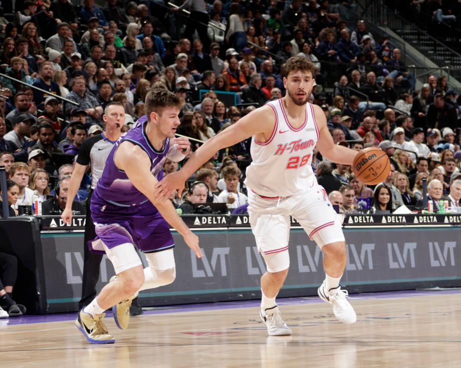 杜兰特空砍32+9马尔卡宁29分 爵士背靠背复仇火箭