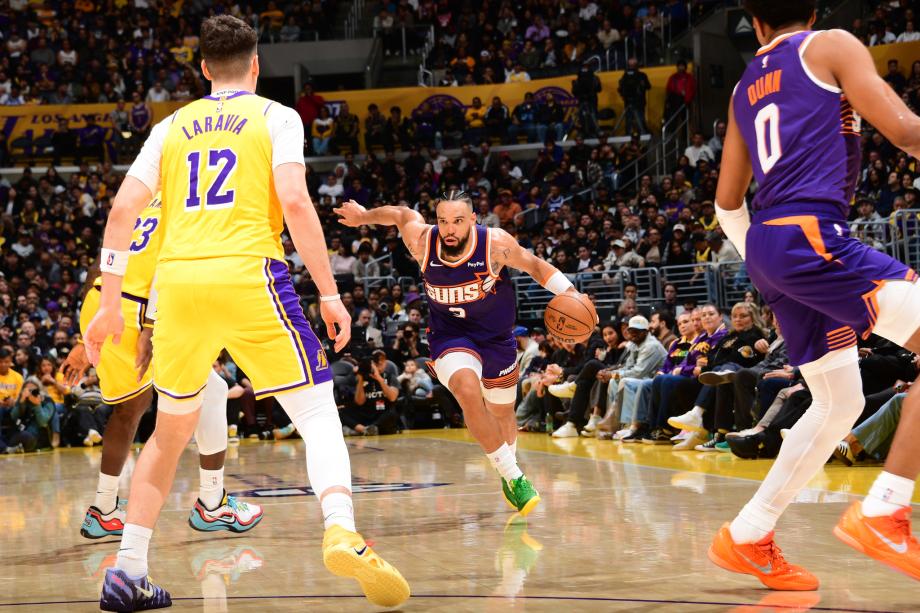 东契奇38+11詹姆斯10分 湖人负太阳7连胜被终结