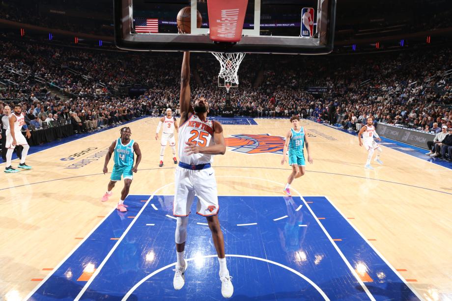 唐斯35+18+5布伦森26+5 尼克斯主场轻取黄蜂