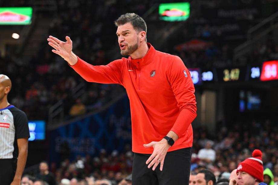 杨瀚森2分1板1助1帽 开拓者胜骑士终结3连败